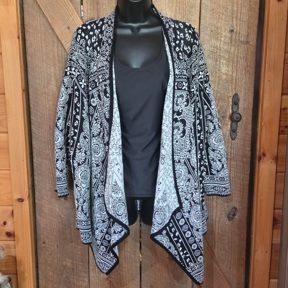 Chico's Bandana Print Cascade Ladies XL? Cardigan Sweater Black White Boho